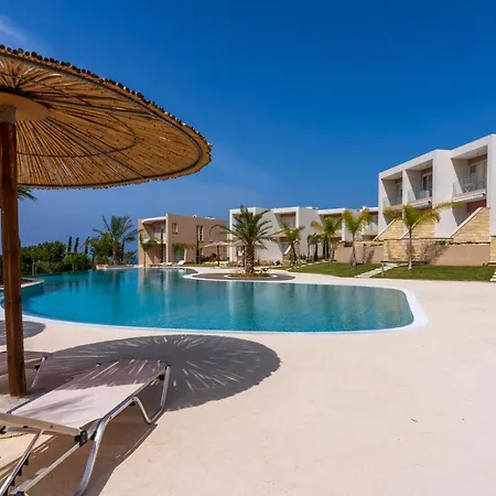 Elegant With Pool View