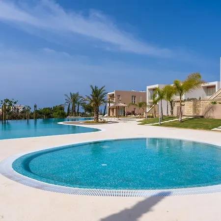 Stylish Poolside At Paphos * Klorakas