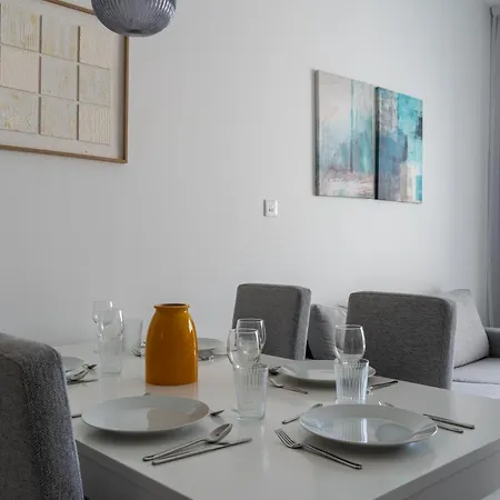 Stylish Poolside At Paphos * Klorakas