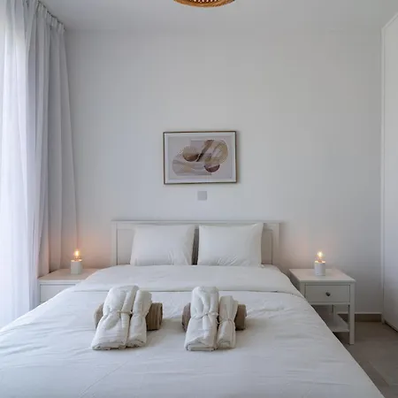 Stylish Poolside At Paphos * Klorakas