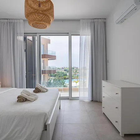 Stylish Poolside At Paphos Klorakas