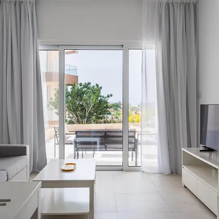 Stylish Poolside At Paphos *