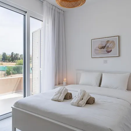 Stylish Poolside At Paphos Klorakas