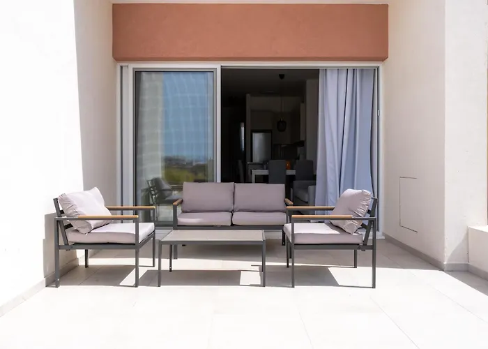 Stylish Poolside At Paphos Vila