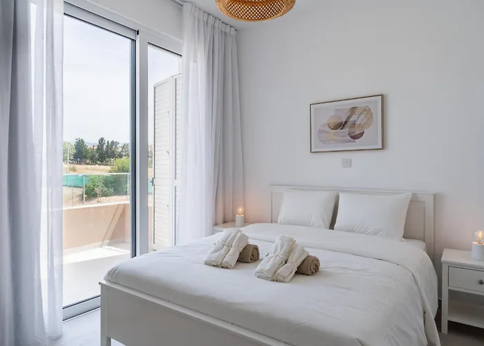 Stylish Poolside At Paphos Klorakas